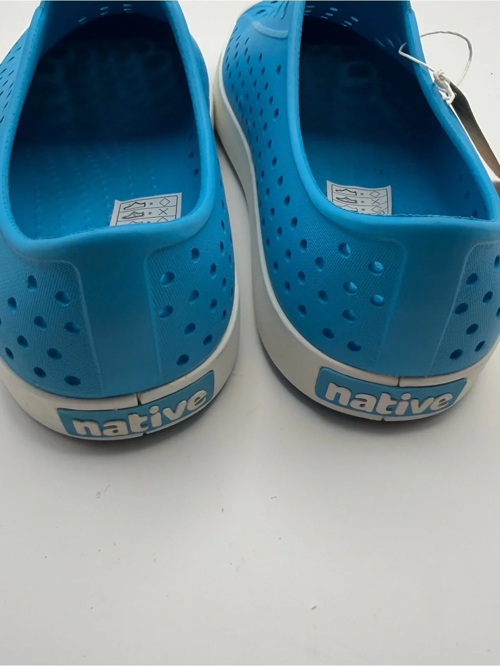 Native Jefferson Vivid Blue Shell White Slip-On Shoes YJ4 / Women’s 6 Gorpcore